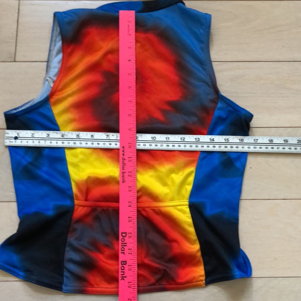 PRIMALWEAR bold tie-dye bicycling shirt; shorts; sports bra, size M - Picture 8 of 16